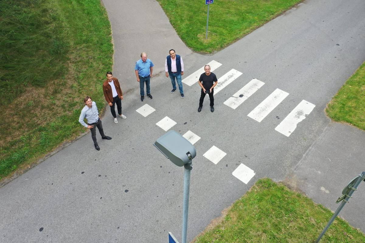 Ett fälttest vid ett övergångsställe fotograferat ovanifrån